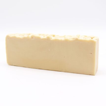 Eeslipiima kasitooseep terve seebiplokk kreemjas hele toon