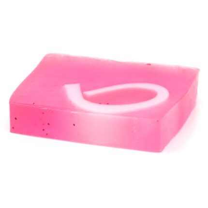 Käsitööseep vaarikas must pipar – erkroosa seebiviil keerisemustriga valgel taustal