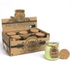 Vanilje sojaküünal avatud korgiga koos Bamboo väljapanekukarbiga taustal