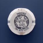 Vannipomm Provence lavendel pealtvaade värvilise taustaga