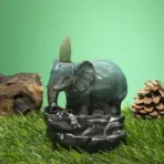 Pealkiri: Elevandi viirukipõleti - elevant tiigis backflow alus — detailvaade