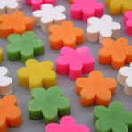 lillekujuline kevadkimbu külaliste seep lähivõttes