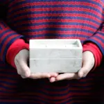 Nelgi Sandlipuu Küünal Betoonanumas