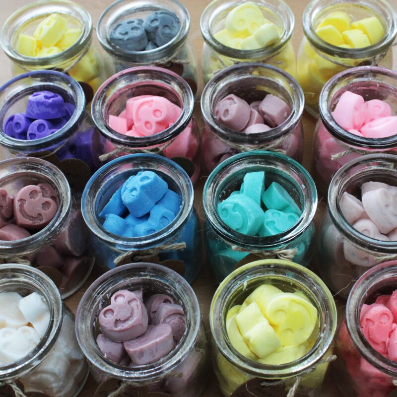 Sojavaha õunavürtsi lõhnavaha südamed klaaspurgis