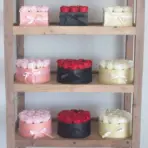 Seebilill Kreemjas Ruut — 9 Kreemjat Seebiroosi Elegantses Ruudukujulises Kinkekarbis