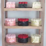 Seebilill Kreemjas Ruut — 9 Kreemjat Seebiroosi Elegantses Ruudukujulises Kinkekarbis