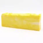 sidruni oliiviõliseep – külgvaade oliiviõliga