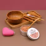 Spaa Savi ja Vaha Komplekt Tiigipuust — Käsitsi Valmistatud Indoneesias — detailvaade