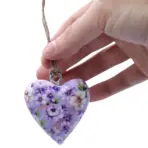 Suur puitsüda lilla lill – vintage dekoratsioon emailitud puust — ülevaade