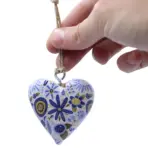 Suur puitsüda sinine lillemuster – vintage dekoratsioon emailitud puust — ülevaade