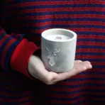 Viski Puutahi Küünal Betoonanumas — detailvaade